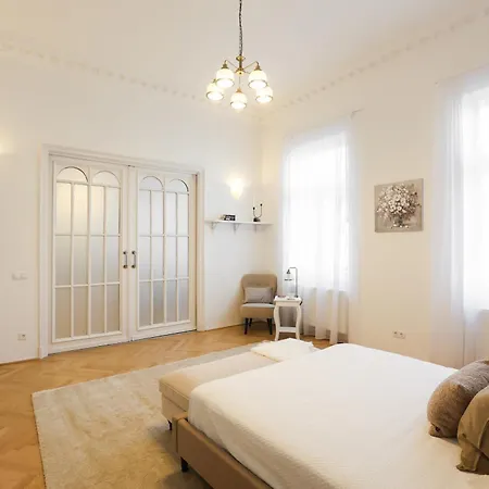 Hotel Mirage Medic 4*